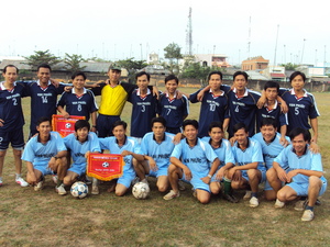 Giao hữu bóng đá